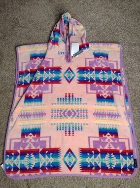 NWT Pendleton Chief Joseph Hooded  Adult Towel 30x68 Pink Native Aztec Robe K
